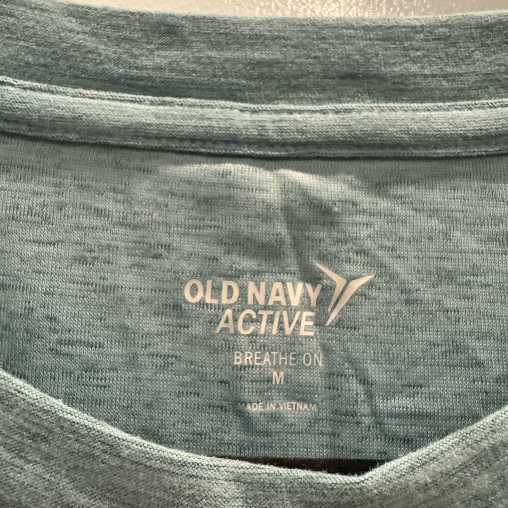 *BUNDLE* Old Navy Active Breath On Twist Front Muscle Tank - Picture 5 of 7